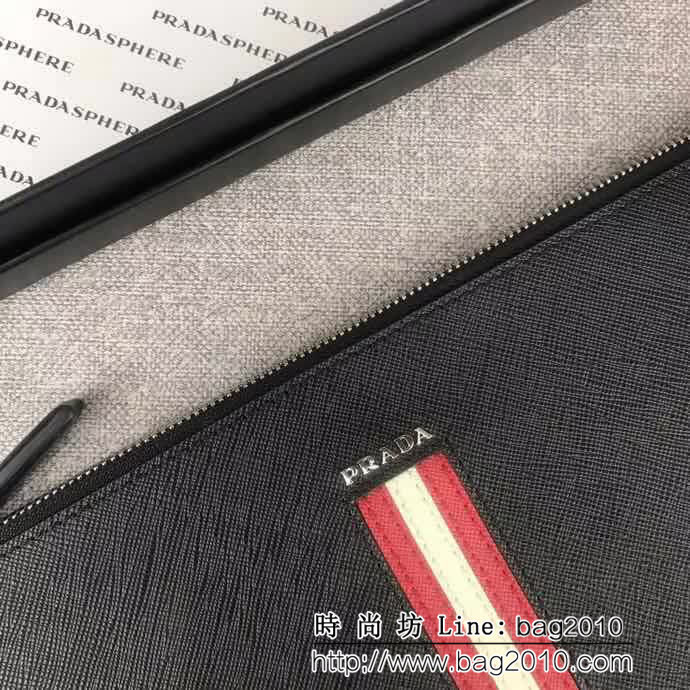 PRADA普拉達 官網同步 專櫃最新款式 頂級原單十字紋牛皮 男士手包 2NG005 DD1157